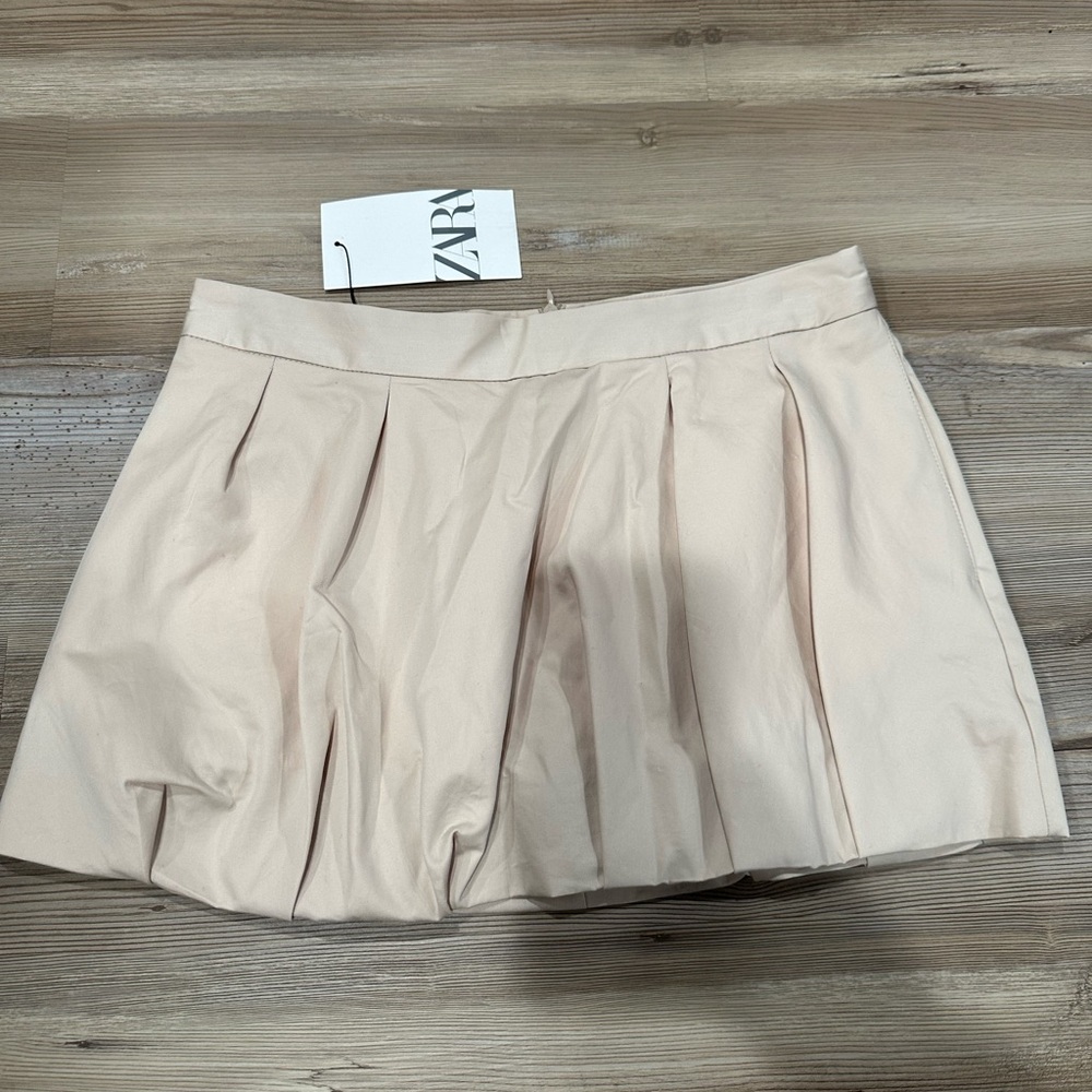 NWT Zara women’s small balloon skort
